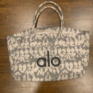 Alo tote bag grey